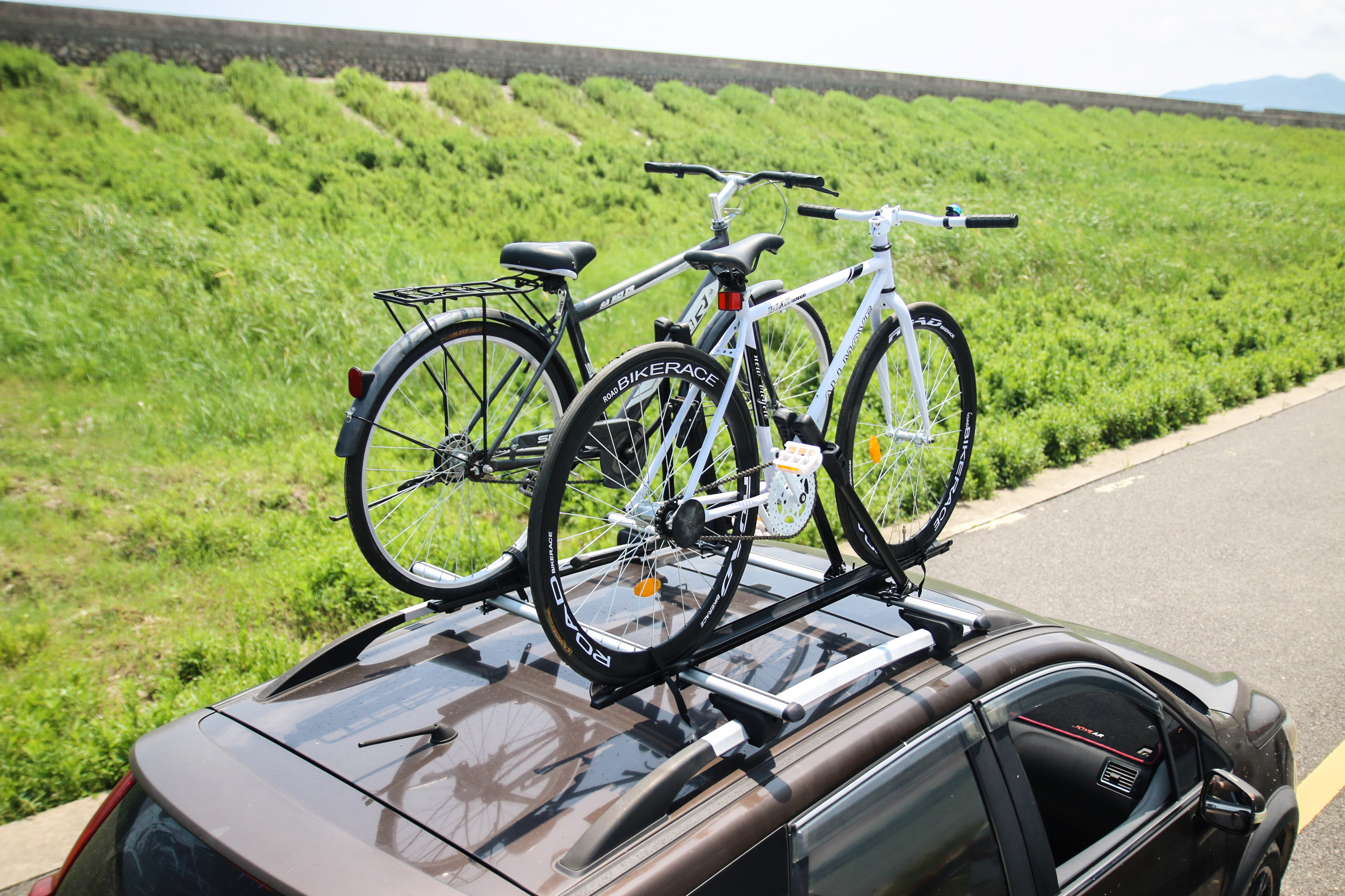 1roof bike rack.jpg